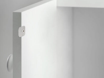 10-delige vierkante contraplaat met excentrische boring, oppervlak: vernikkeld, 20 mm (25/32"), 1050007. tegenhanger met zijdelings verspringende perforatie voor magnetische sluitingen, push-to-open en nog veel meer, door EMUCA - Afbeelding 3