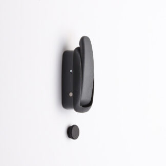 Opvouwbare haak van hoge kwaliteit met soft-close functie. Zelfvouwbare, gedempte kapstokhaak NF-47D-DGR van Sugatsune / LAMP® (Japan) - Donkergrijs